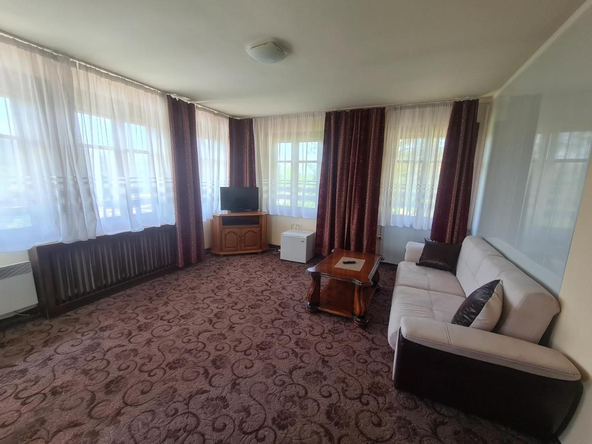 Hotel Complex Brashlyan Tryavna Exterior foto